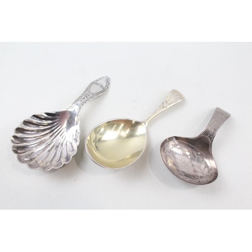 2211 - Three hallmarked sterling silver caddy spoons - approx. gross weight 37g