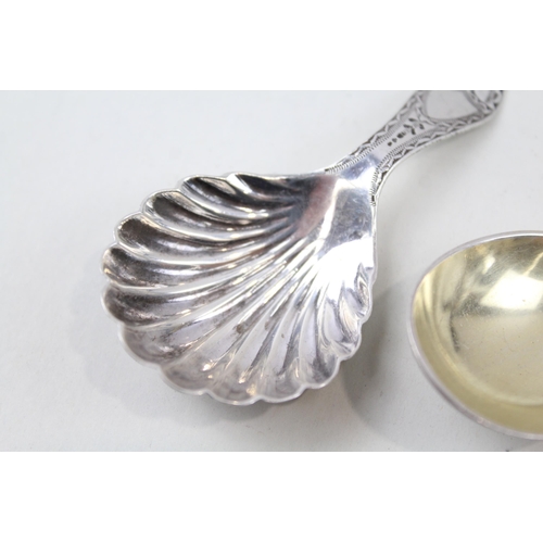 2211 - Three hallmarked sterling silver caddy spoons - approx. gross weight 37g