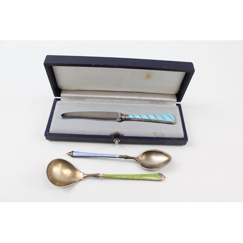 2213 - Three hallmarked sterling silver and guilloche enamel items, two teaspoons and one cased knife