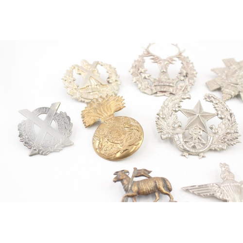 2268 - Ten military cap badges