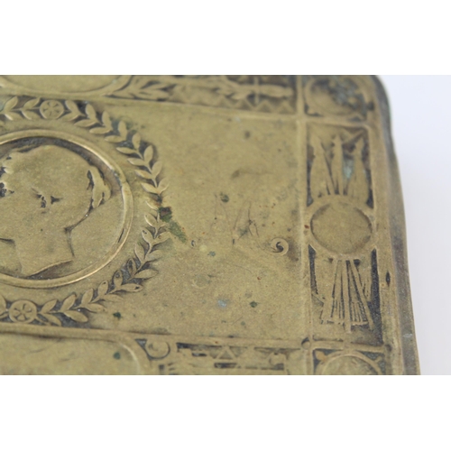 2274 - A WWI brass Princess Mary Christmas tin