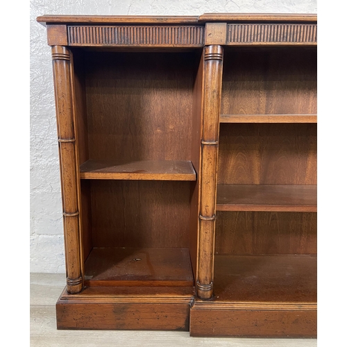 35 - A Georgian style mahogany breakfront three section open bookcase - approx. 84cm high x 158cm wide x ... 