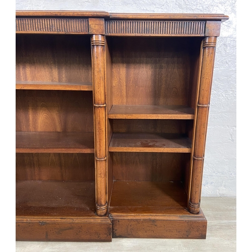 35 - A Georgian style mahogany breakfront three section open bookcase - approx. 84cm high x 158cm wide x ... 