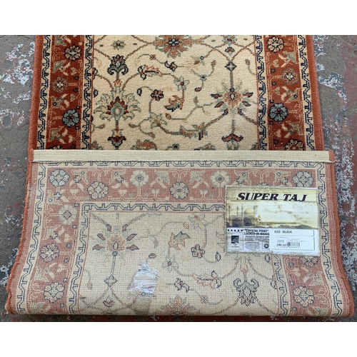 36 - A Wools of New Zealand Super Taj 100% wool pile hall runner - approx. 272cm x 69cm