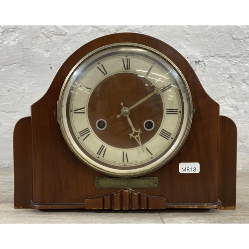 42 - Four mantel clocks to include Seth Thomas mahogany cased arch top - approx. 26cm high etc.