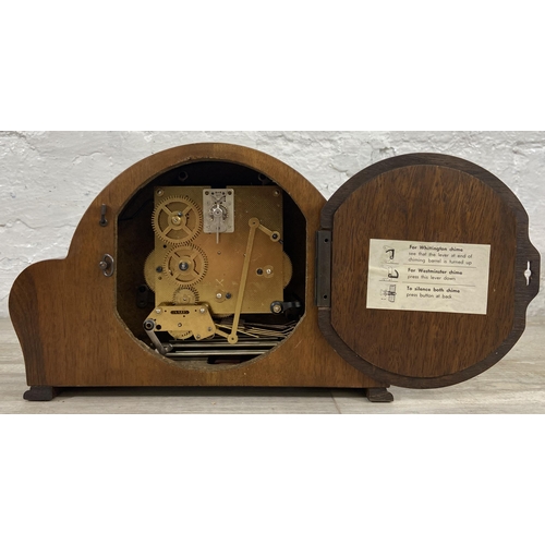 42 - Four mantel clocks to include Seth Thomas mahogany cased arch top - approx. 26cm high etc.