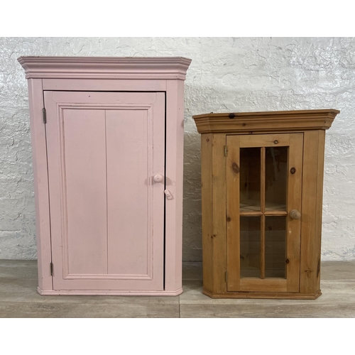 158 - Two wall mountable corner cabinets, one Georgian painted and one modern pine