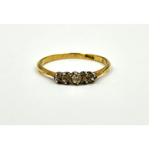 2125 - An 18ct gold five stone ring, size O½ - approx. gross weight 1.6g