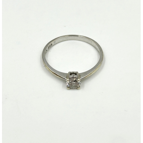 2131 - A 9ct white gold 0.25ct diamond solitaire ring, size N - approx. gross weight 1.5g