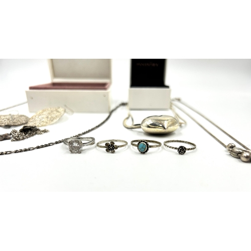 2138 - A collection of .925 silver jewellery to include two boxed pairs of Pandora earrings etc.