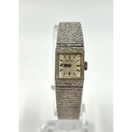 2182 - A 1970s Longines 9ct white gold manual wind lady's wristwatch with 9ct white gold strap - approx. gr... 