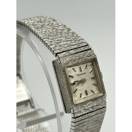 2182 - A 1970s Longines 9ct white gold manual wind lady's wristwatch with 9ct white gold strap - approx. gr... 