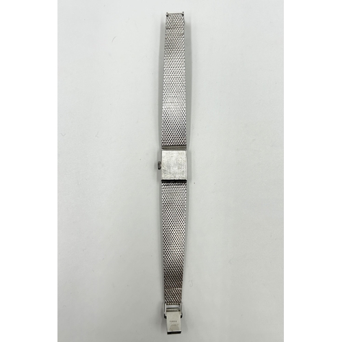 2182 - A 1970s Longines 9ct white gold manual wind lady's wristwatch with 9ct white gold strap - approx. gr... 