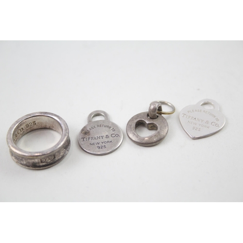 2108 - Four pieces of Tiffany & Co .925 silver jewellery, one ring and three pendants - approx. gross weigh... 