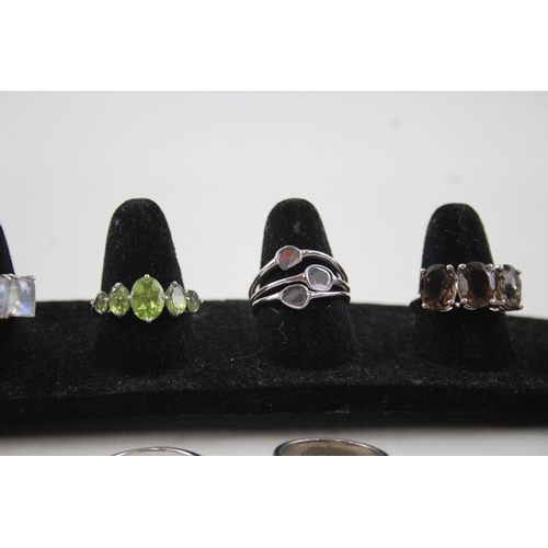 2119 - Eight .925 silver gemstone set rings to include moonstone, ruby etc. - approx. gross weight 21g