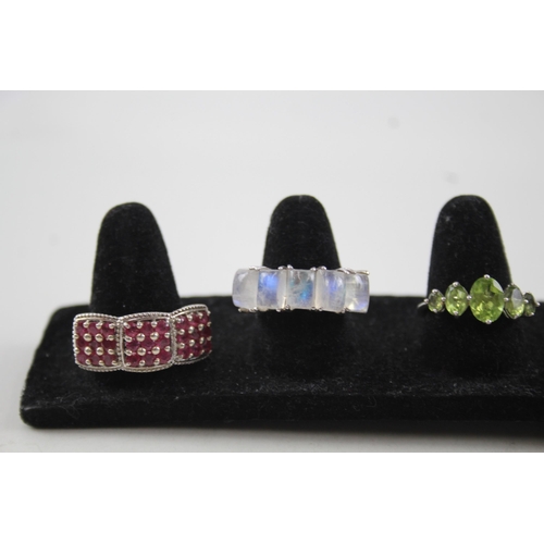 2119 - Eight .925 silver gemstone set rings to include moonstone, ruby etc. - approx. gross weight 21g