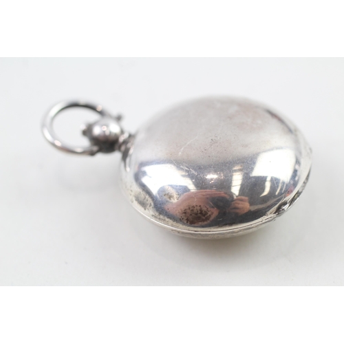 2122 - A Victorian hallmarked sterling silver coin holder fob pendant - approx. gross weight 12g