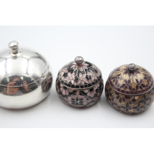 2200 - Four .800 silver pill boxes to include two cloisonné etc. - approx. gross weight 66g