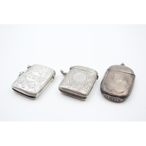 2209 - Three hallmarked sterling silver vesta cases - approx. gross weight 80g