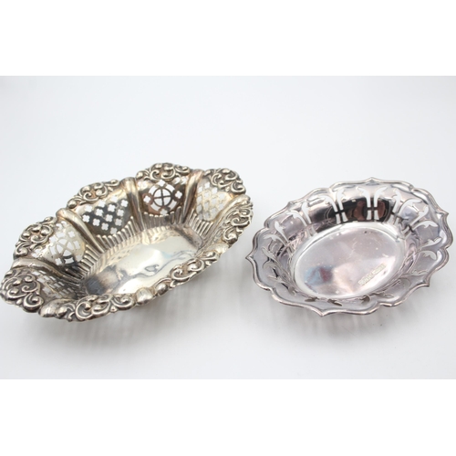 2225 - Two hallmarked sterling silver trinket dishes - approx. gross weight 71g