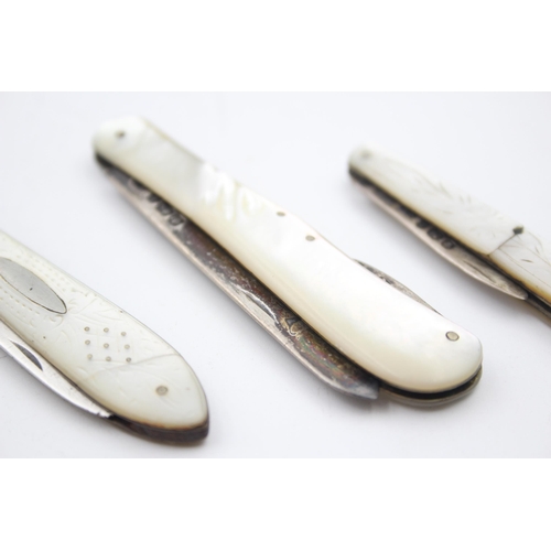 2232 - Four hallmarked sterling silver and mother of pearl fruit knives - approx. gross weight 76g