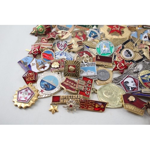 2277 - A collection of USSR military badges