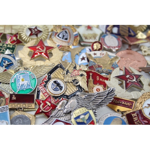 2277 - A collection of USSR military badges