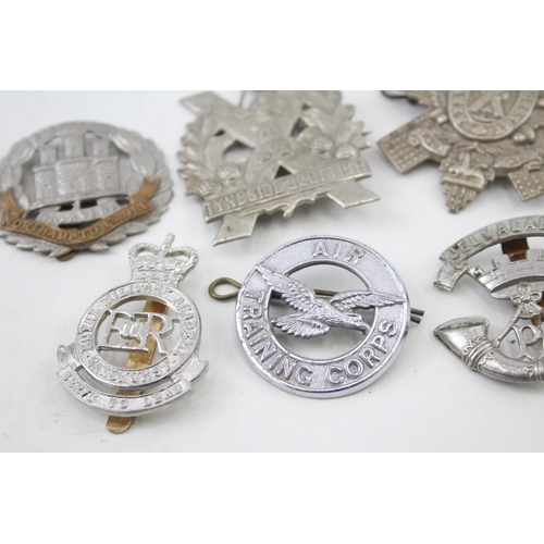 2291 - Ten military cap badges