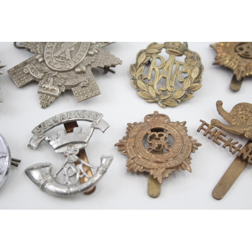 2291 - Ten military cap badges