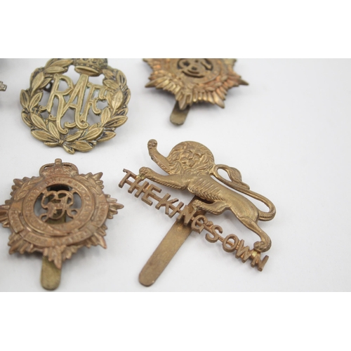 2291 - Ten military cap badges