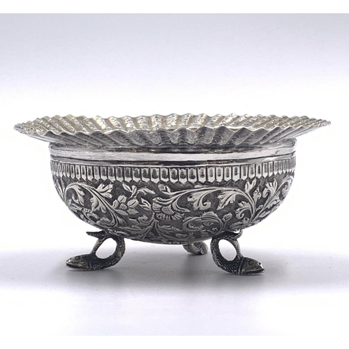 2241 - A late 19th/early 20th century Anglo-Indian silver tri-footed bowl with fish design supports - appro... 