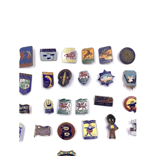 2268 - A collection of mid 20th century Butlins and Pontin's enamel badges