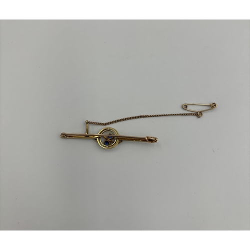 2125 - A late 19th/early 20th century 15ct gold sapphire set brooch - approx. gross weight 3.9g