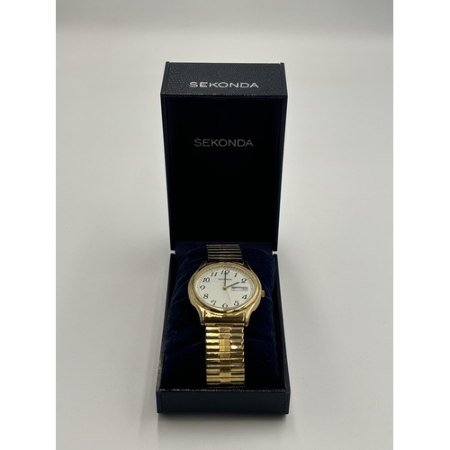 2185 - A boxed Sekonda quartz men's wristwatch