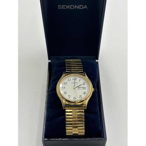 2185 - A boxed Sekonda quartz men's wristwatch