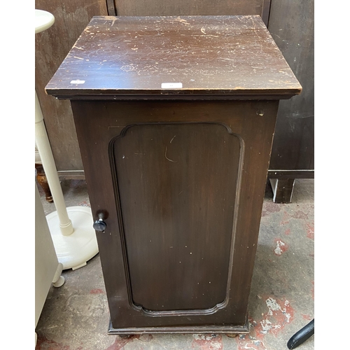 72 - A late 19th/early 20th century mahogany single door cabinet - approx. 93cm high x 47cm wide x 46cm d... 