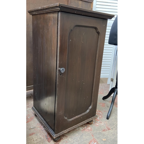 72 - A late 19th/early 20th century mahogany single door cabinet - approx. 93cm high x 47cm wide x 46cm d... 