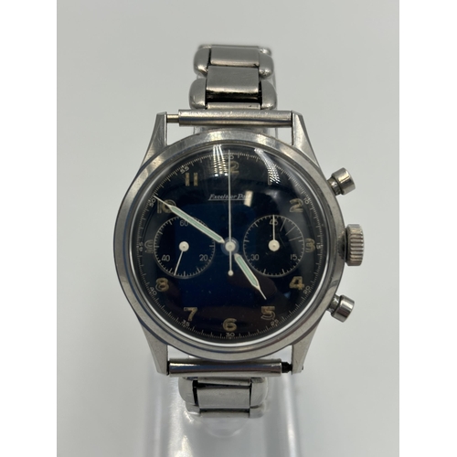 2190 - A 1950s Excelsior Park manual wind chronograph military style wristwatch