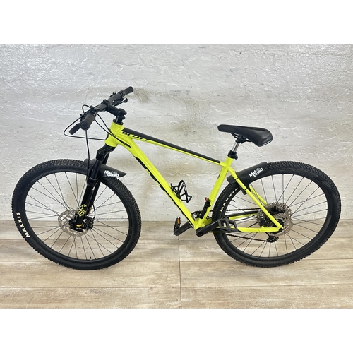 1015 - A Scott Scale 980 men's mountain bike