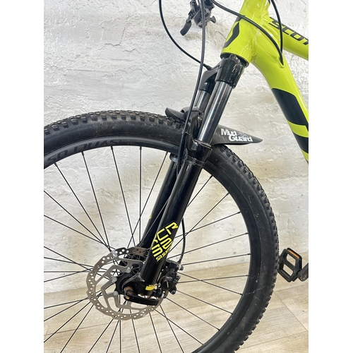 1015 - A Scott Scale 980 men's mountain bike