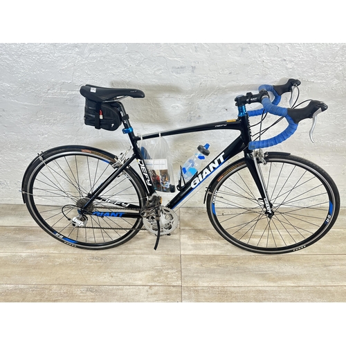 1017 - A Giant Defy Aluxx SL6000 Series men's road bike