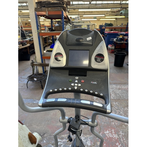 1031 - A Horizon Fitness Andes 500 Elite cross trainer