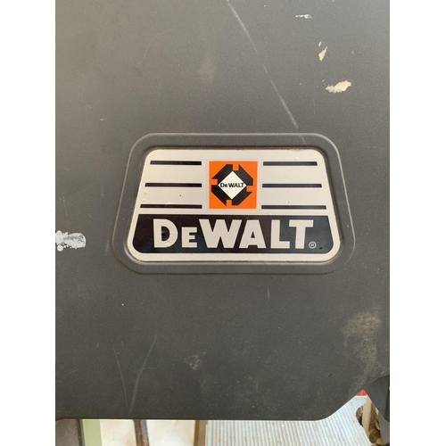 1066 - A DeWalt DW3401 electric bandsaw - approx. 95cm high