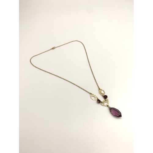 2140 - A 9ct gold amethyst set pendant necklace - approx. gross weight 3.2g