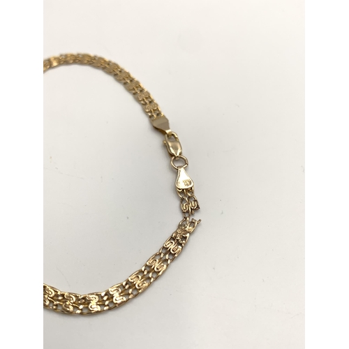 2154 - A 9ct gold chain bracelet - approx. gross weight 1.8g