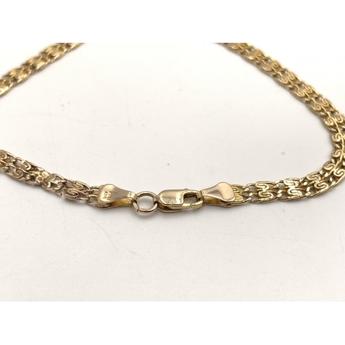 2154 - A 9ct gold chain bracelet - approx. gross weight 1.8g