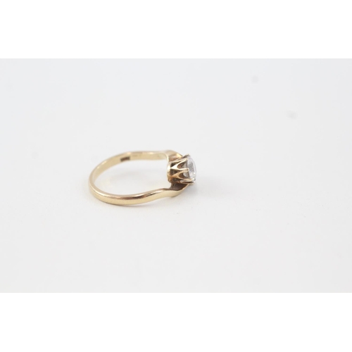 2013 - A 9ct gold cubic zirconia toi et moi ring - approx. gross weight 2.4g