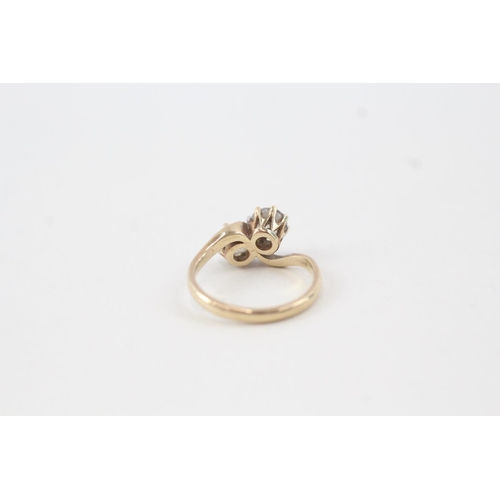 2013 - A 9ct gold cubic zirconia toi et moi ring - approx. gross weight 2.4g