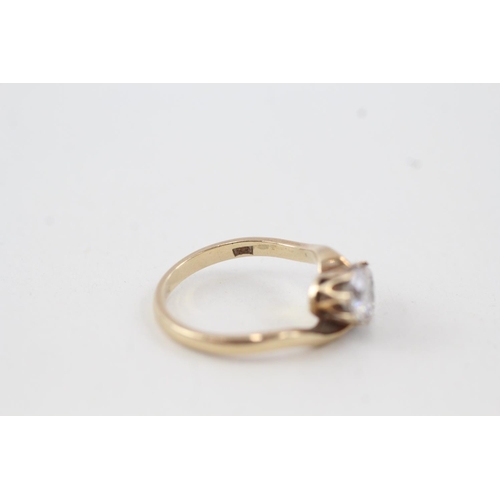 2013 - A 9ct gold cubic zirconia toi et moi ring - approx. gross weight 2.4g