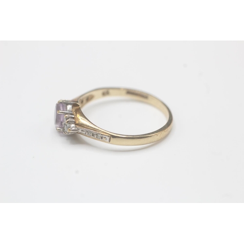 2017 - A 9ct gold amethyst and cubic zirconia trefoil ring - approx. gross weight 2g